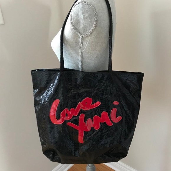 Yumi Shoulderbag - Picture 1 of 2